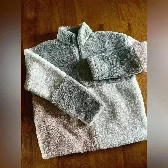 Charlie Paige Color Block Sherpa Fleece Pullover -Size S - Picture 9 of 10